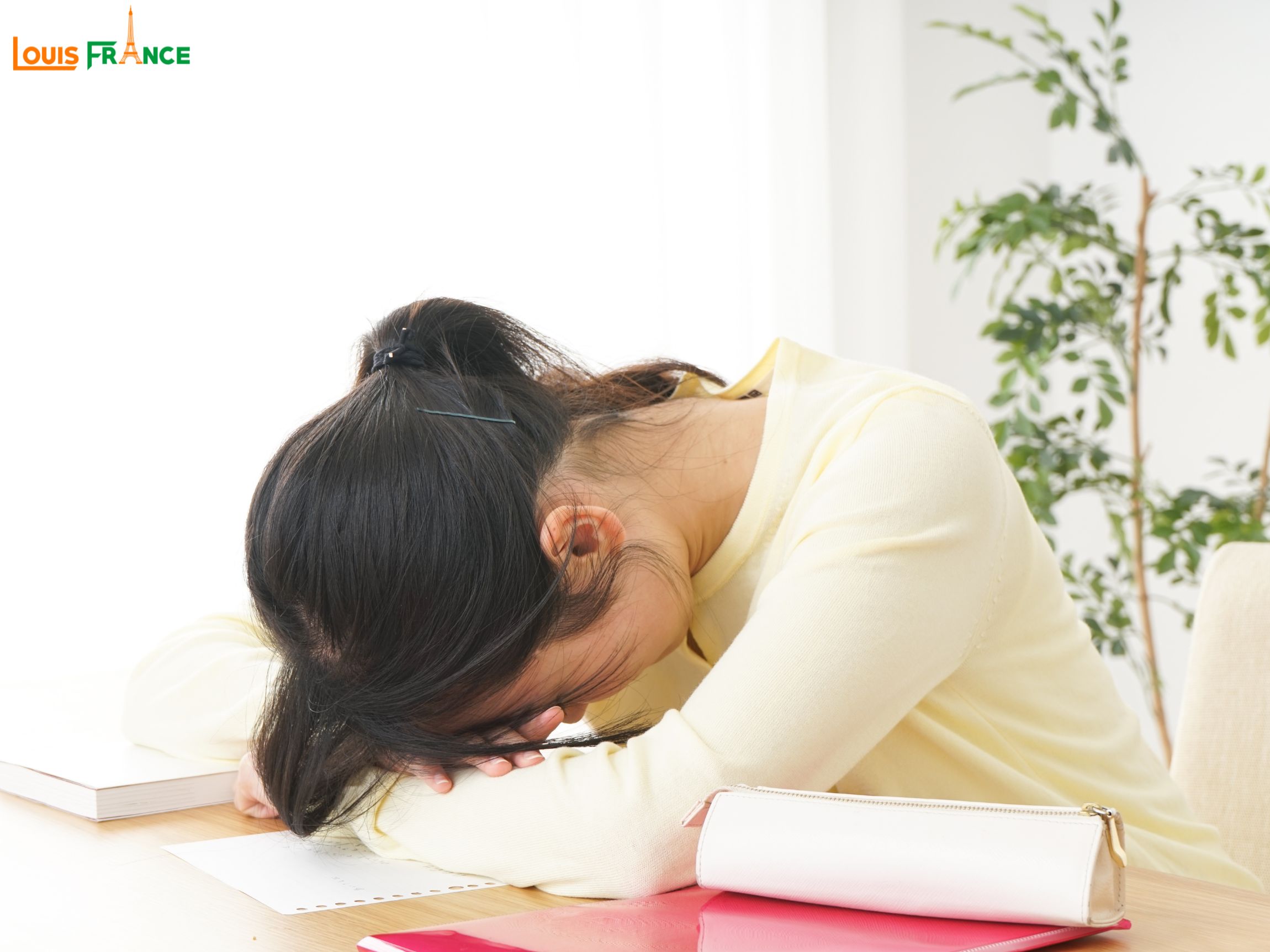 cách hết buồn ngủ khi đang học